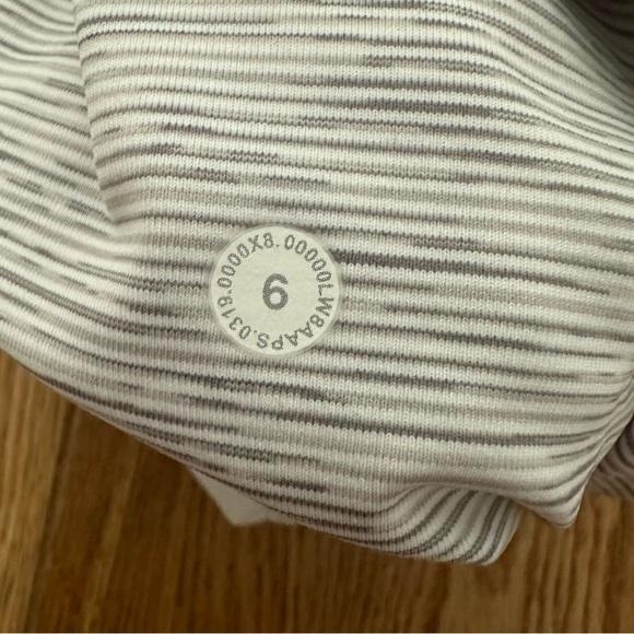 Lululemon On the Fly Skirt *Woven - Size 6 - Picture 5 of 14
